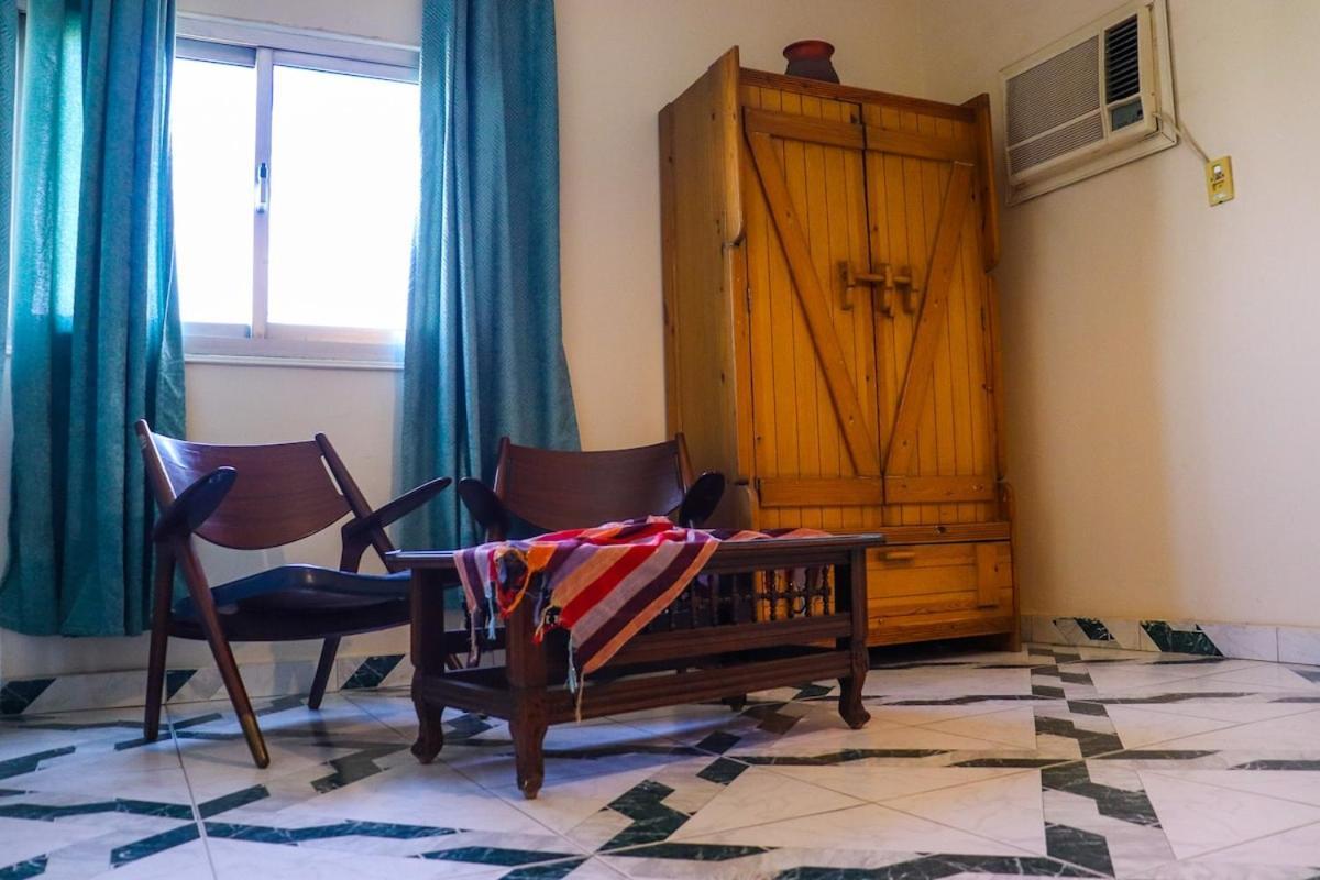 Bright And In The Heart Of Maadi